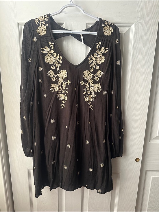 Free People Dresses & Skirts - Free People Black Long-Sleeve Dress with Cream Floral Embroidery